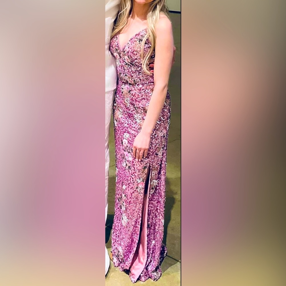 Formal dress size 0 only worn once looks brand new.